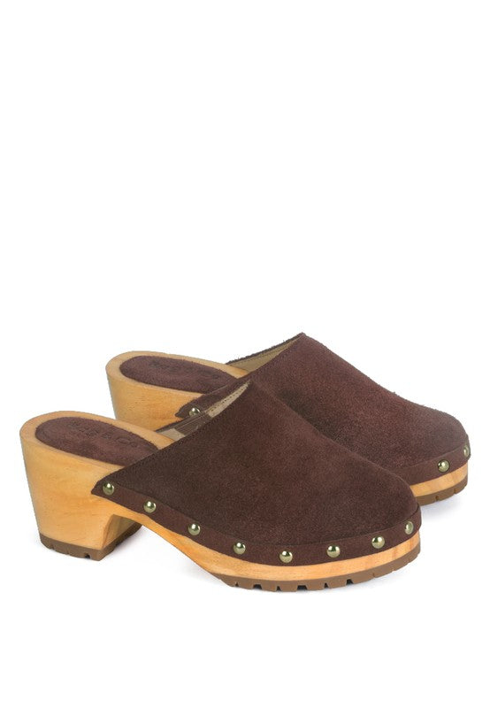 Fine brown suede Clogs with Wood sole