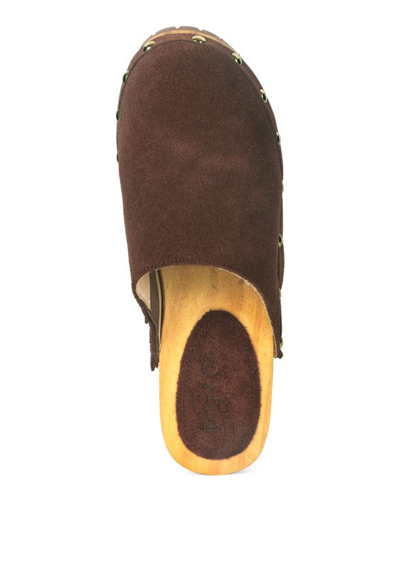 Wooden Heel Round Close Toe Clogs With Rubber Grip