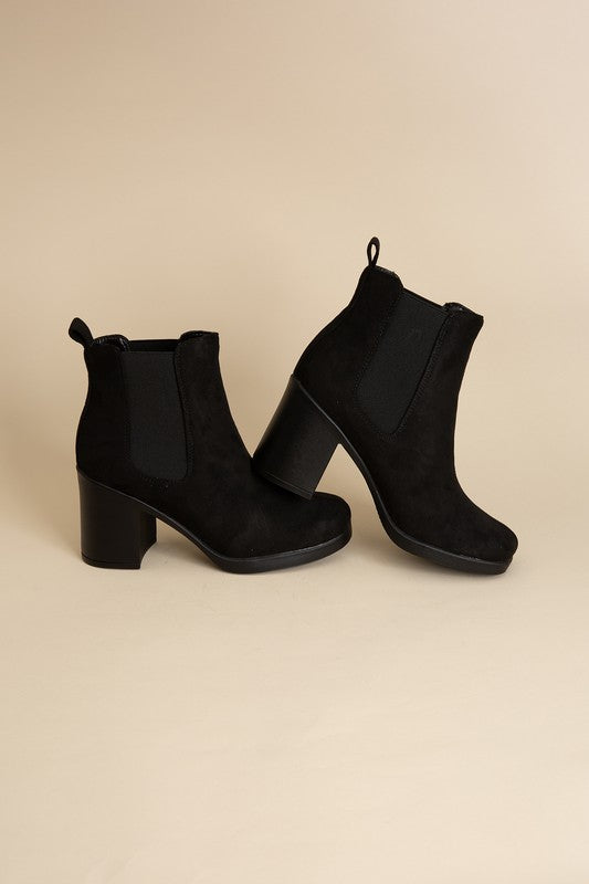 Arbor Slide In Black Boots