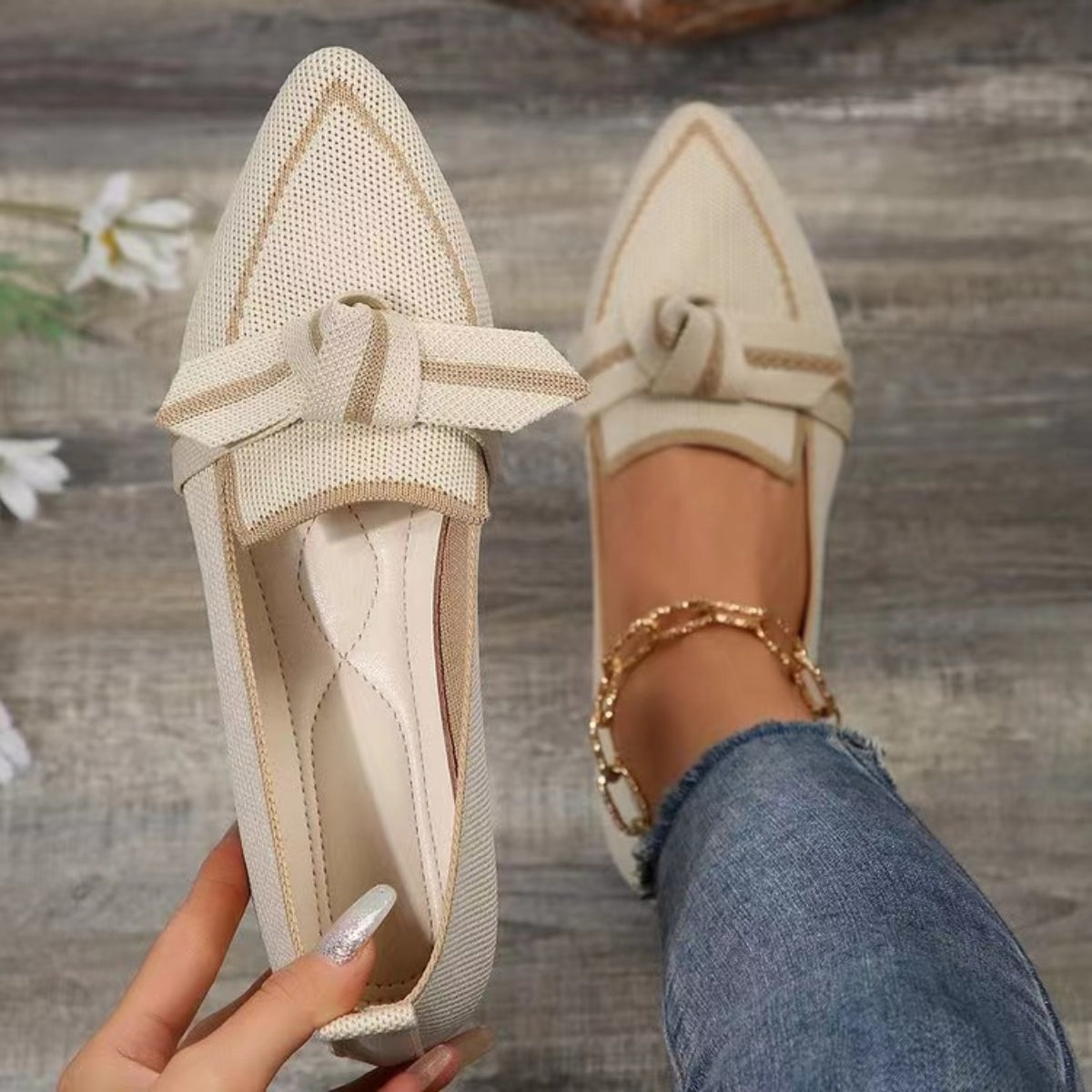 Bow Contrast Trim Pointed Toe Loafers